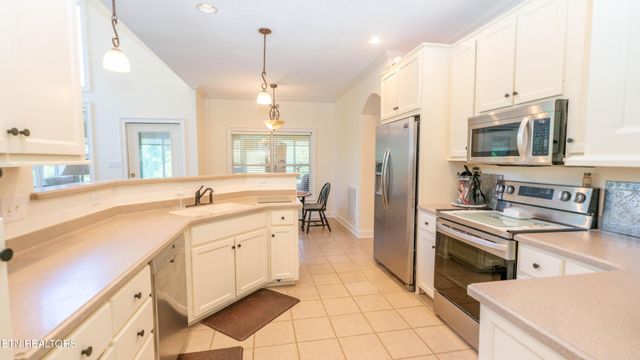 3512 Cabin Ridge Rd, Louisville, TN 37777