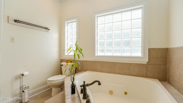 3512 Cabin Ridge Rd, Louisville, TN 37777