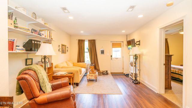 3512 Cabin Ridge Rd, Louisville, TN 37777