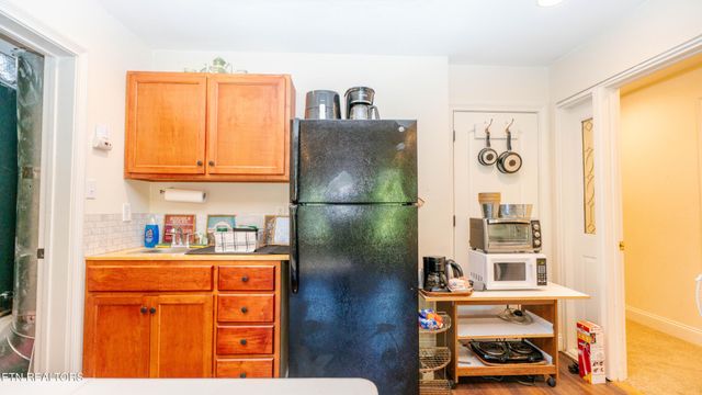 3512 Cabin Ridge Rd, Louisville, TN 37777