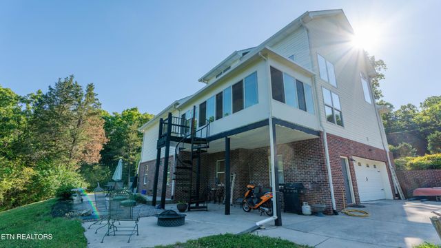 3512 Cabin Ridge Rd, Louisville, TN 37777