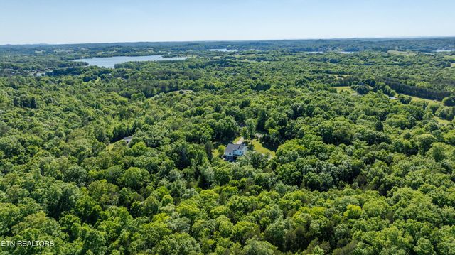 3512 Cabin Ridge Rd, Louisville, TN 37777
