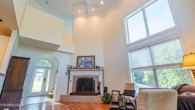 3512 Cabin Ridge Rd, Louisville, TN 37777