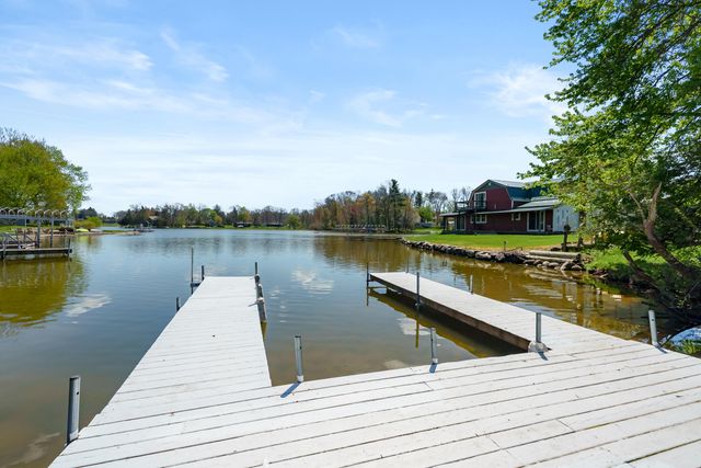 51545 Summit Street, Paw Paw, MI 49079