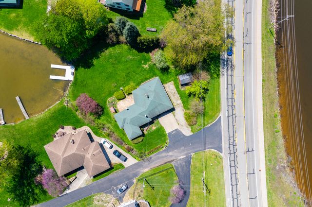 51545 Summit Street, Paw Paw, MI 49079