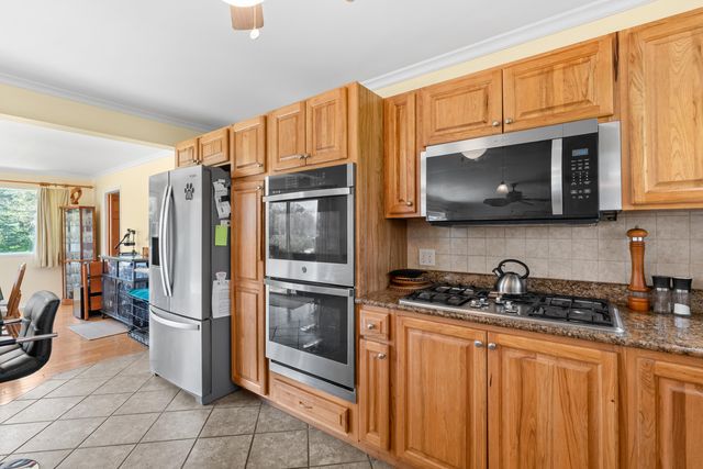 51545 Summit Street, Paw Paw, MI 49079