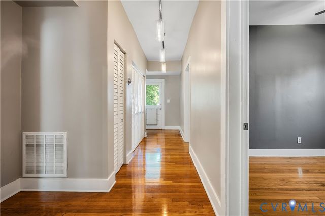 306 S 13th Ave, Hopewell, VA 23860