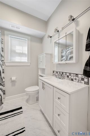 306 S 13th Ave, Hopewell, VA 23860