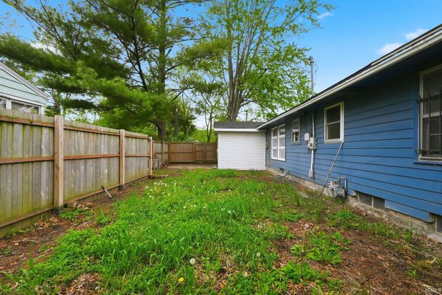 2720 McKinnie Avenue, Fort Wayne, IN 46806