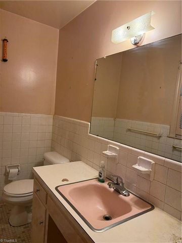 1400 Ellis Street, Greensboro, NC 27406
