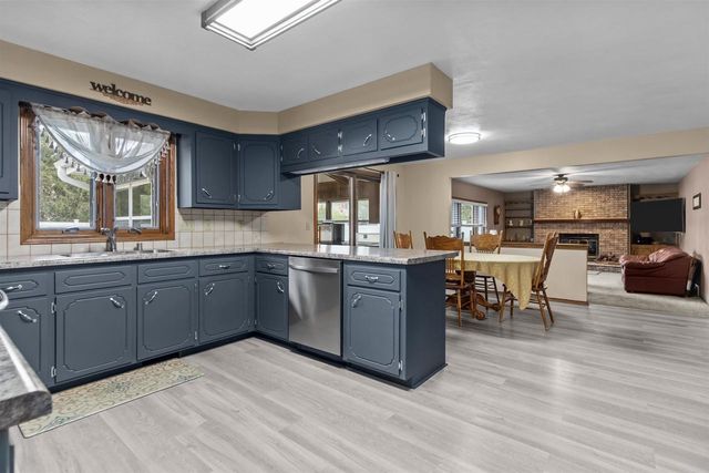 1022 E CAPITOL DRIVE, Appleton, WI 54911