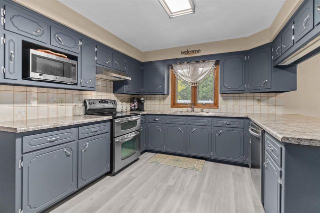 1022 E CAPITOL DRIVE, Appleton, WI 54911