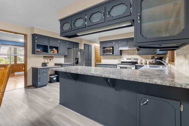 1022 E CAPITOL DRIVE, Appleton, WI 54911