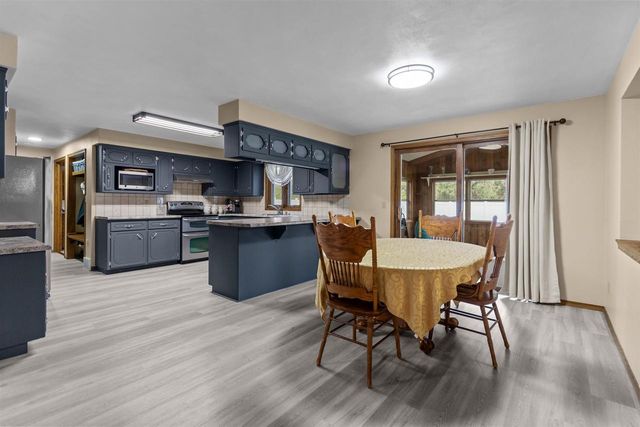 1022 E CAPITOL DRIVE, Appleton, WI 54911