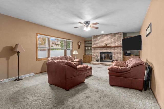 1022 E CAPITOL DRIVE, Appleton, WI 54911