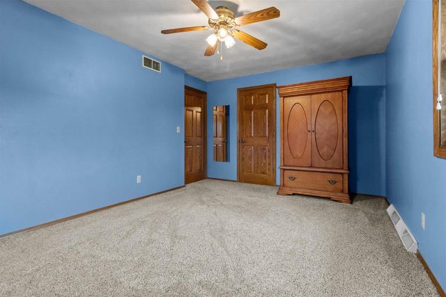 1022 E CAPITOL DRIVE, Appleton, WI 54911