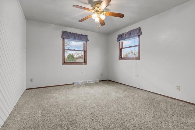 1022 E CAPITOL DRIVE, Appleton, WI 54911