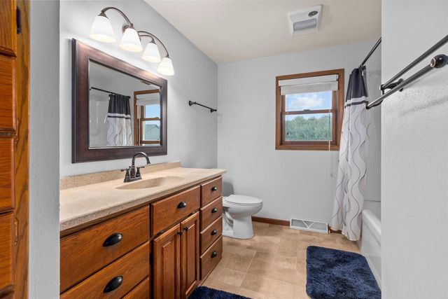 1022 E CAPITOL DRIVE, Appleton, WI 54911