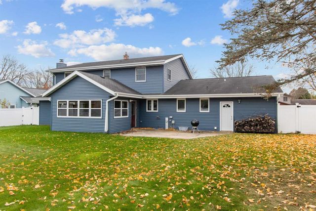 1022 E CAPITOL DRIVE, Appleton, WI 54911