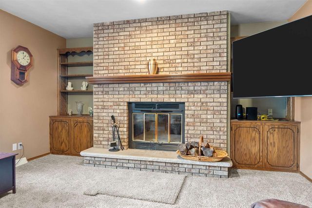 1022 E CAPITOL DRIVE, Appleton, WI 54911