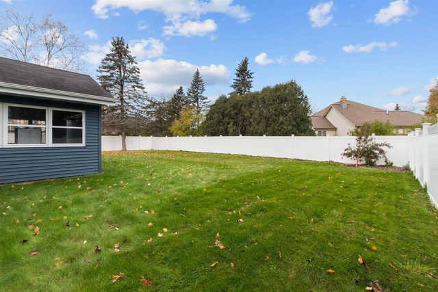 1022 E CAPITOL DRIVE, Appleton, WI 54911