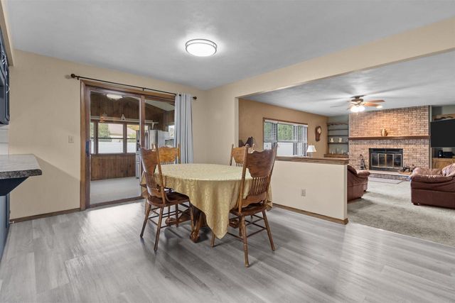 1022 E CAPITOL DRIVE, Appleton, WI 54911