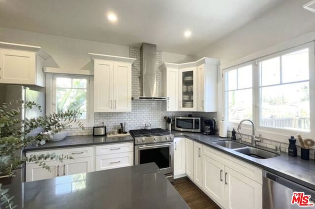 3218 W 27th Street, Los Angeles, CA 90018