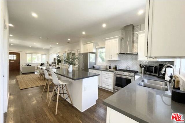 3218 W 27th Street, Los Angeles, CA 90018