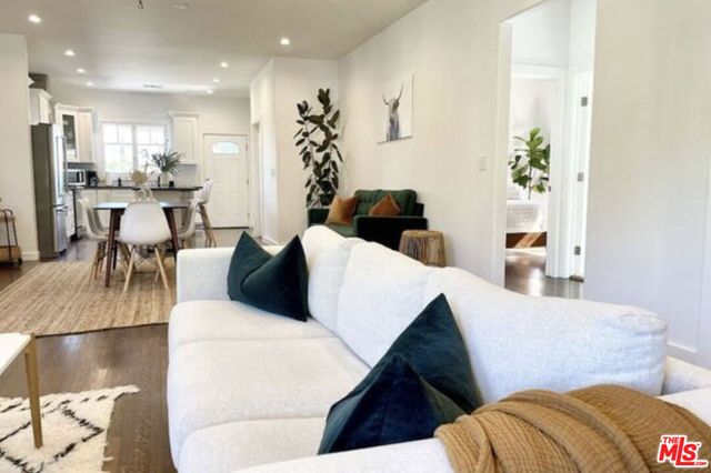 3218 W 27th Street, Los Angeles, CA 90018