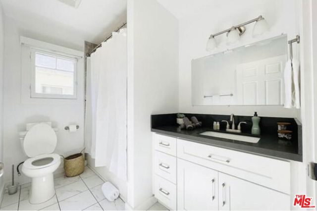 3218 W 27th Street, Los Angeles, CA 90018