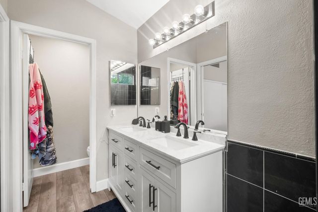 0 4911 Otters Meadow Dr, Bakersfield, CA 93313