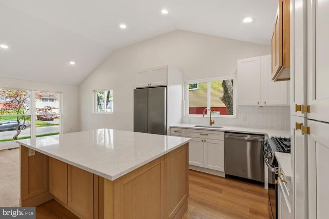 1453 DORIS RD, Abington, PA 19001