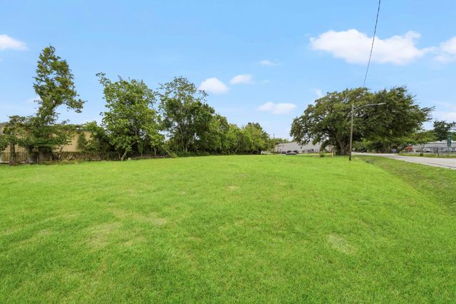 9400 Randolph Street, Houston, TX 77061