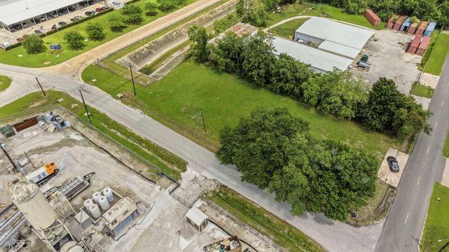 9400 Randolph Street, Houston, TX 77061