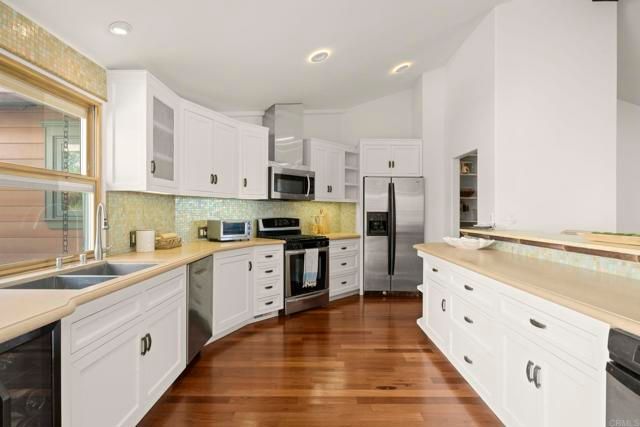 3354 Seacrest Drive, Carlsbad, CA 92008