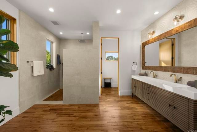 3354 Seacrest Drive, Carlsbad, CA 92008