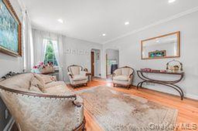 248 Kensington Road S, Garden City, NY 11530