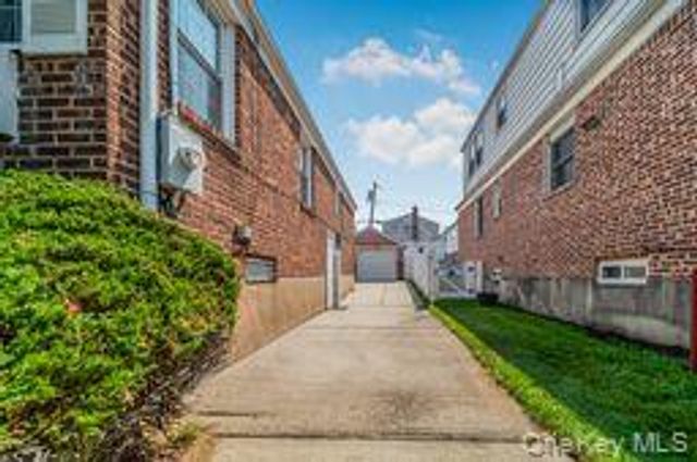 248 Kensington Road S, Garden City, NY 11530