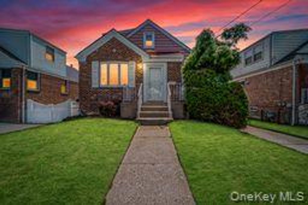 248 Kensington Road S, Garden City, NY 11530