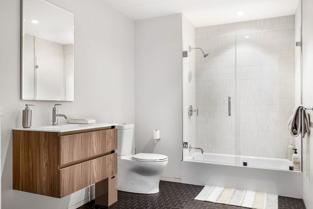 10 Farnsworth 3A, Boston, MA 02210