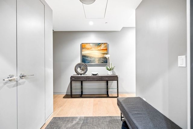 10 Farnsworth 3A, Boston, MA 02210