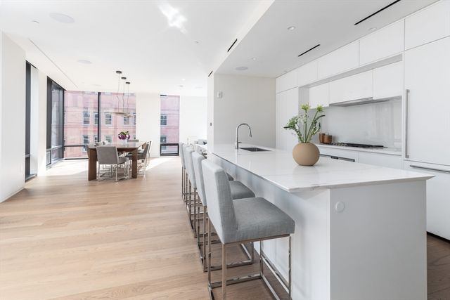 10 Farnsworth 3A, Boston, MA 02210