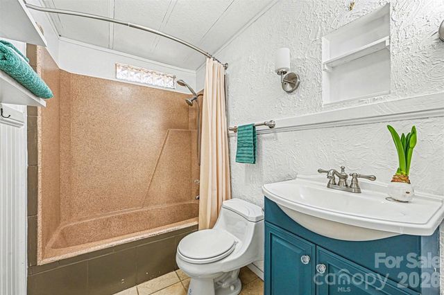 3181 Shag Bark Road, Connelly Springs, NC 28612