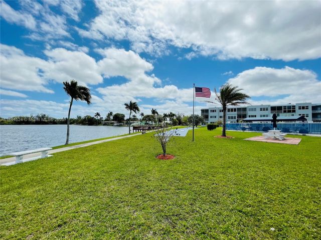 2300 Park Ln 201, Hollywood, FL 33021