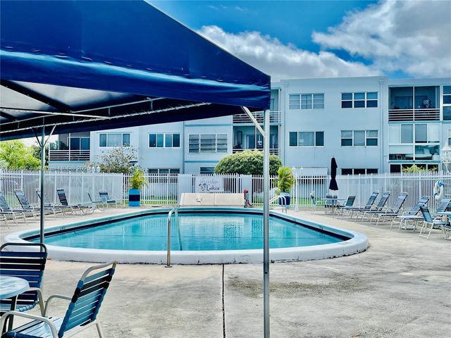 2300 Park Ln 201, Hollywood, FL 33021