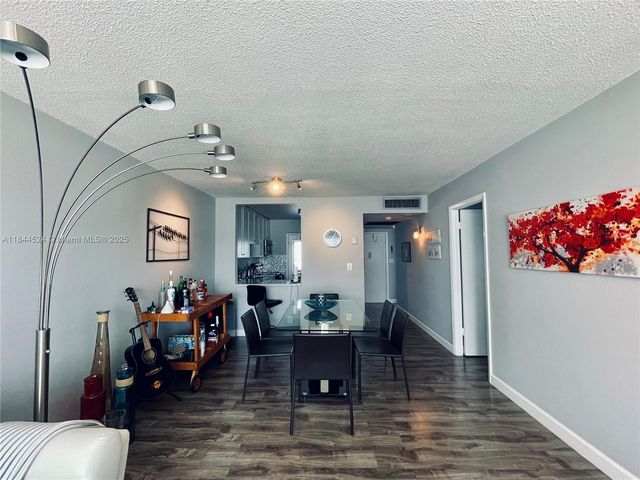 2300 Park Ln 201, Hollywood, FL 33021