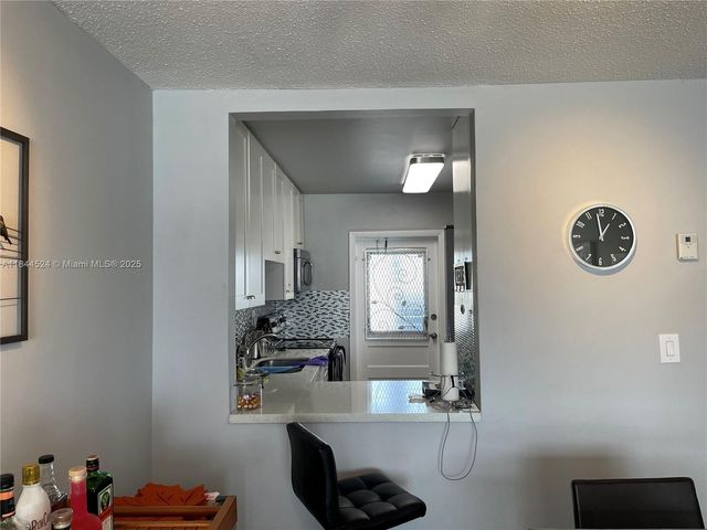 2300 Park Ln 201, Hollywood, FL 33021