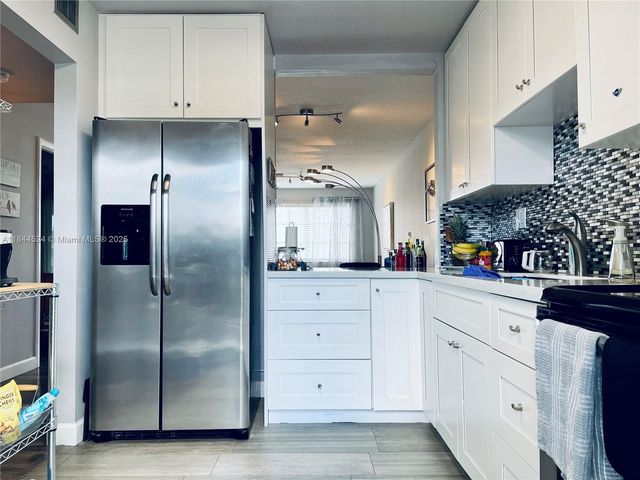 2300 Park Ln 201, Hollywood, FL 33021
