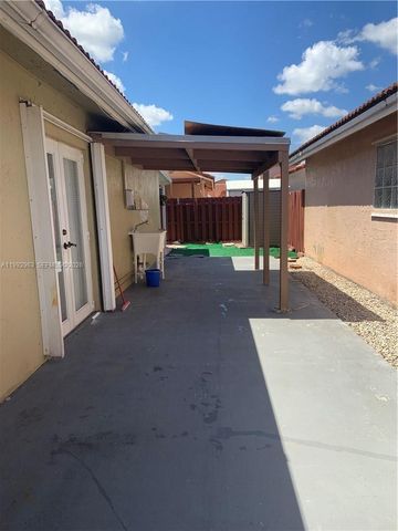 12352 NW 98th Ave, Hialeah Gardens, FL 33018