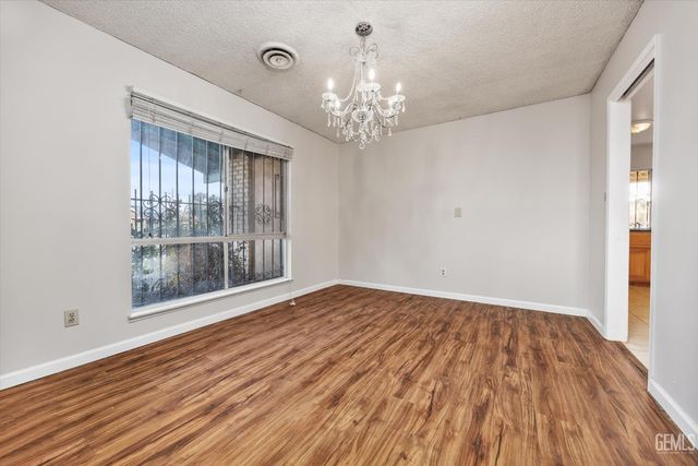 2401 Elm Street, Bakersfield, CA 93301